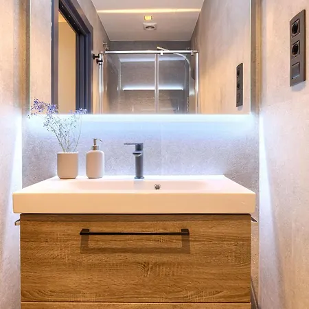 Moderno Y Lujoso En El Historico Casco Viejo Бильбао