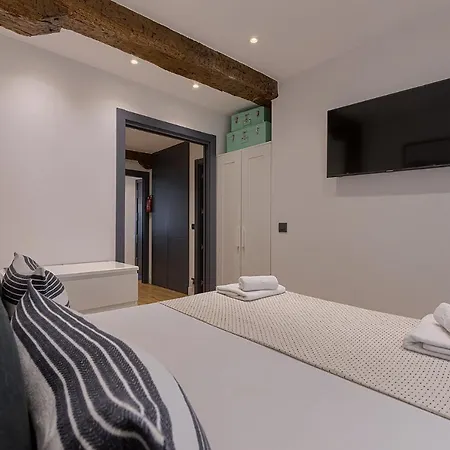 Moderno Y Lujoso En El Historico Casco Viejo Apartamento