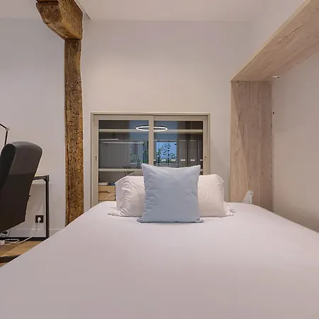 Moderno Y Lujoso En El Historico Casco Viejo Apartamento