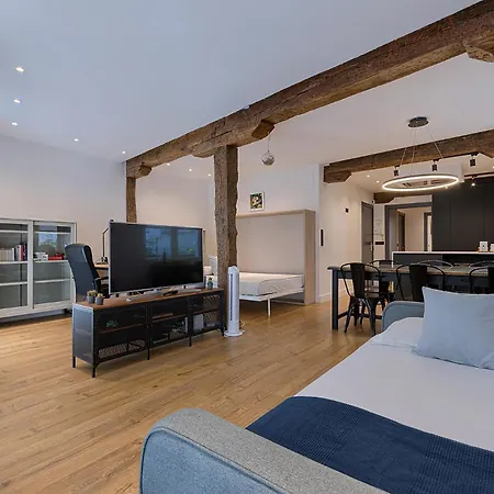 Moderno Y Lujoso En El Historico Casco Viejo Apartamento