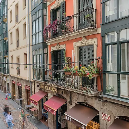 Moderno Y Lujoso En El Historico Casco Viejo ビルバオ