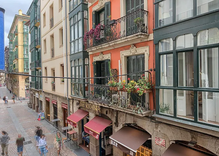 Moderno Y Lujoso En El Historico Casco Viejo Bilbao