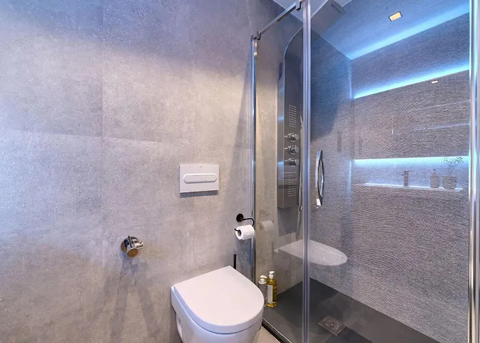 Apartment Moderno Y Lujoso En El Historico Casco Viejo Bilbao