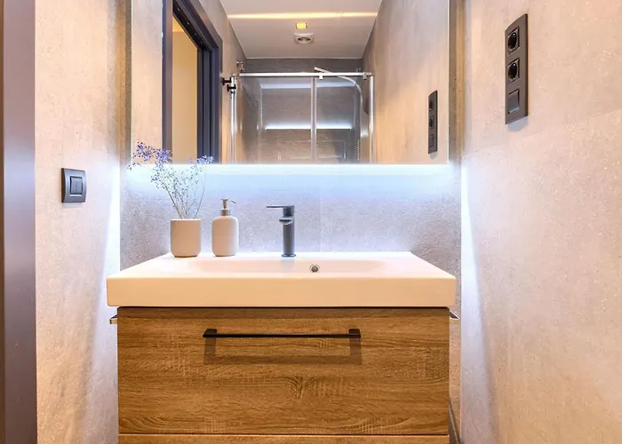 Moderno Y Lujoso En El Historico Casco Viejo Bilbao