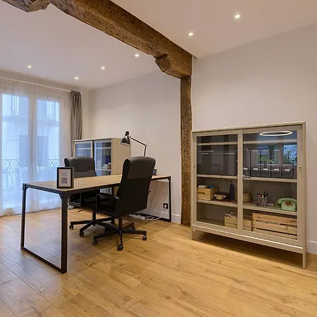 Moderno Y Lujoso En El Historico Casco Viejo Daire